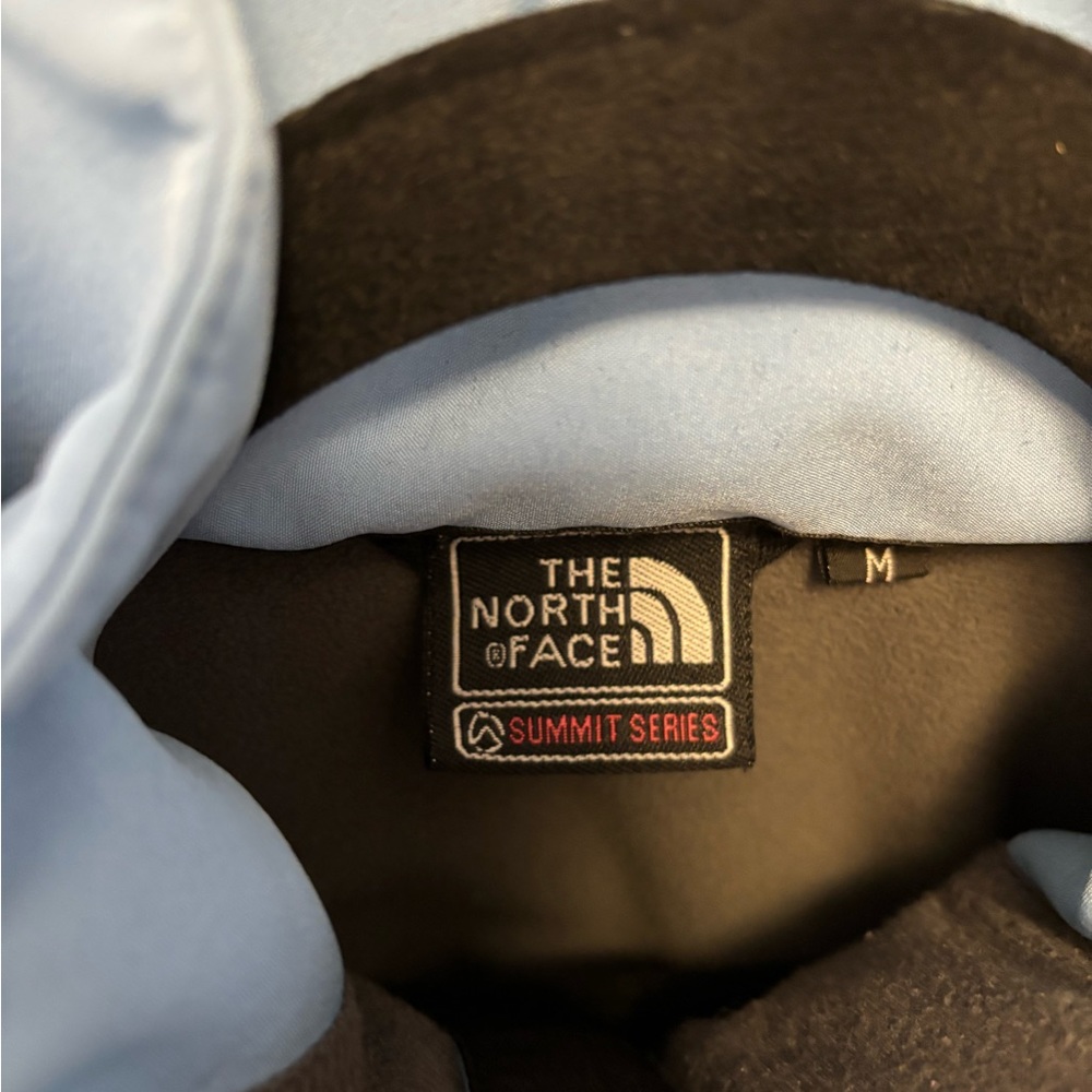 North Face Jacket. Waterproof. Unlined. - Picture 6 of 9